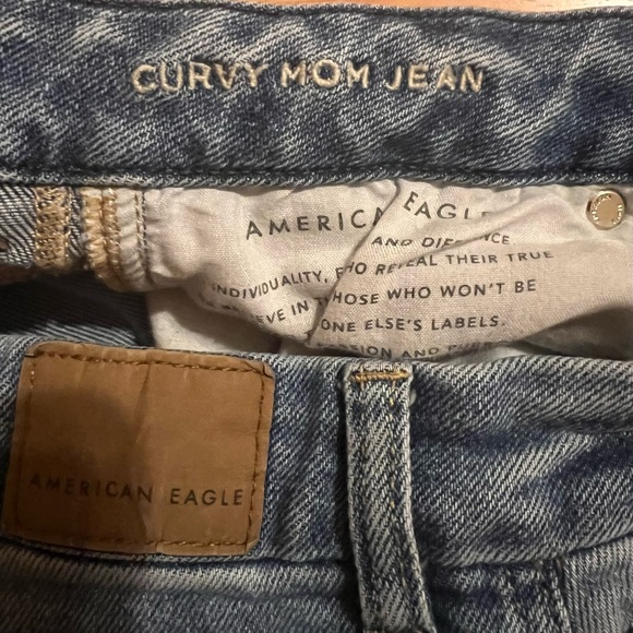 American Eagle curvy mom jeans - Picture 3 of 5